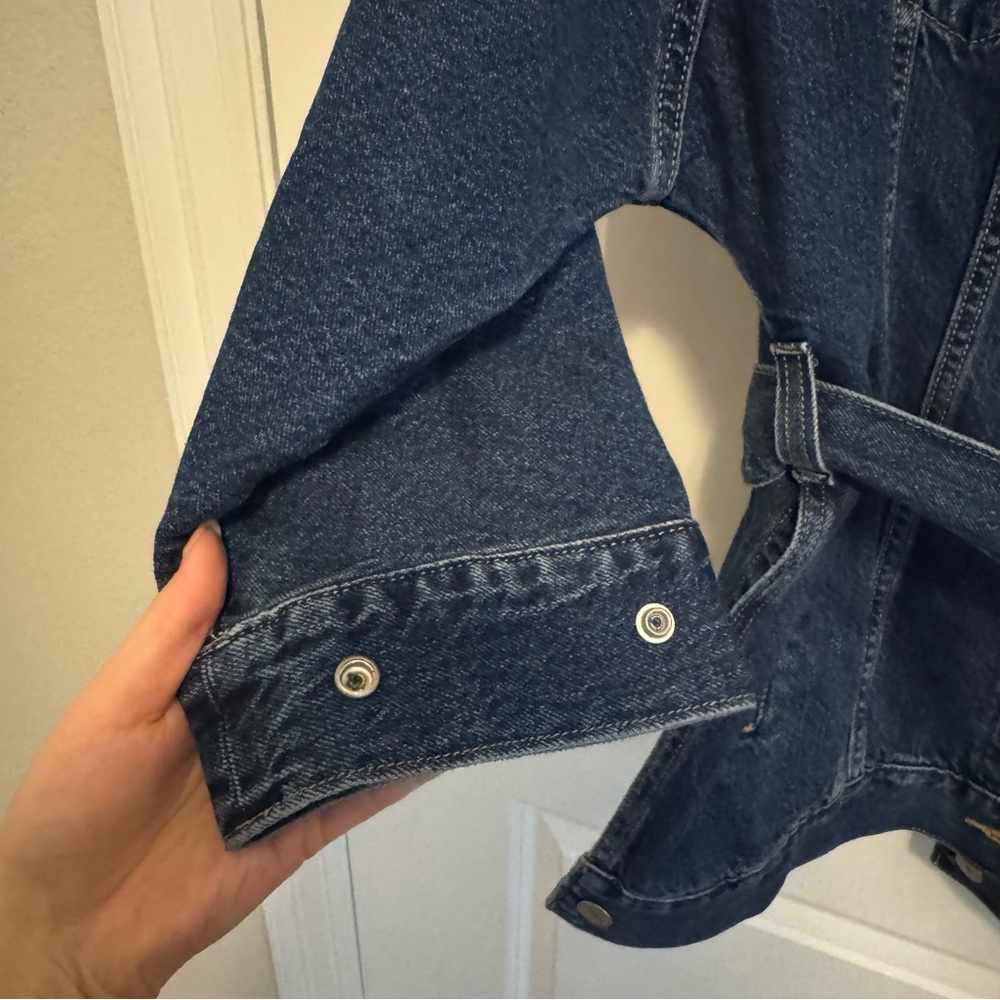 NWOT Levi's Belted Denim Jacket - Picture 2 of 6